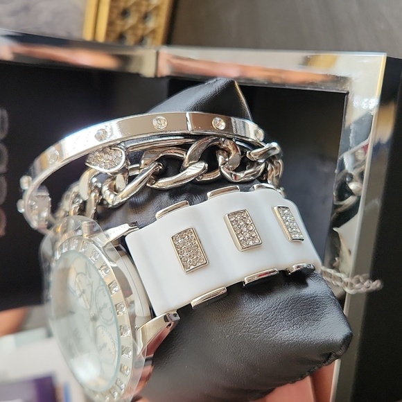 BEBE Watch w/Bracelets Set 💫 - Picture 5 of 8